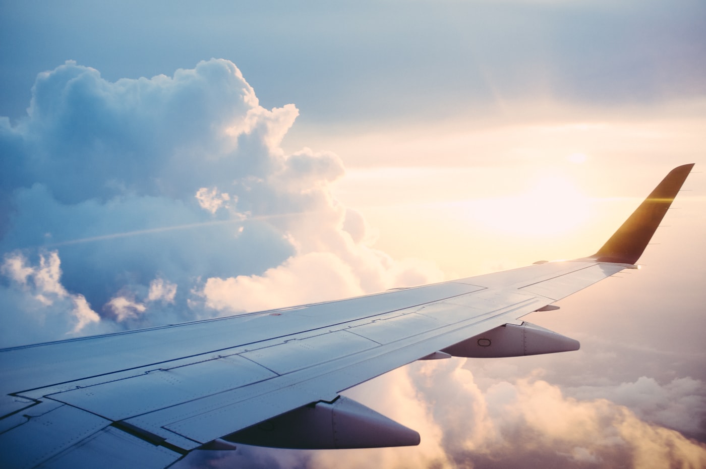 Avion de fret en vol